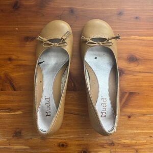 Vintage Tan Mudd Heels